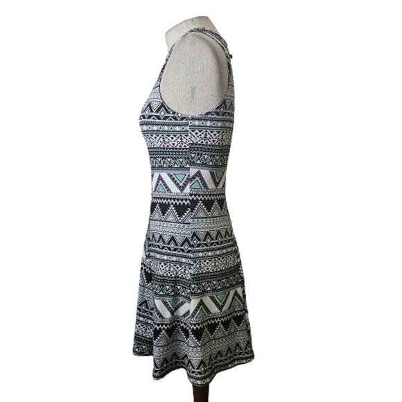 Geometric Print Mini Skater Dress Size Small - Picture 5 of 5